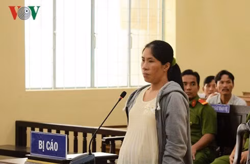 Bị cáo Nguyễn Thị Hằng Ni bị tuyên phạt 10 năm tù.