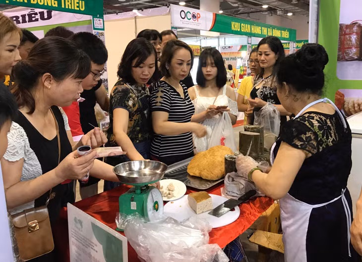Hội chợ OCOP là một trong những kênh quảng bá sản phẩm địa phương và chương trình xây dựng NTM.