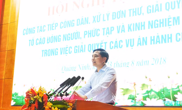 Đồng chí Vũ Văn Diện, Phó Chủ tịch UBND tỉnh chia sẻ kinh nghiệm trong công tác tiếp công dân, giải quyết KNTC