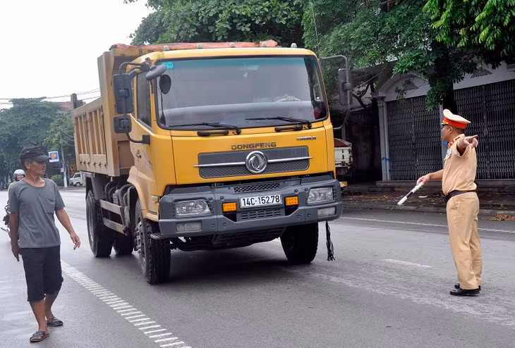 Công an TX Đông Triêu đẩy mạnh KTKS nhằm phát hiện ngăn chặn các vi phạm trong lĩnh vực kinh tế, TNKS.