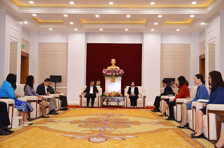 Quang cảnh buổi tiếp