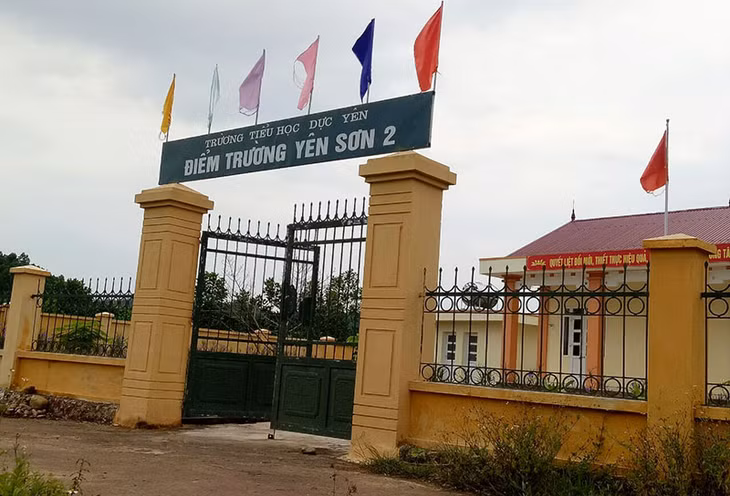 điểm trường Yên Sơn 2 với 2 lớp ghép 2 trình độ (1+2 với 9 học sinh và 3+4 với 8 học sinh)