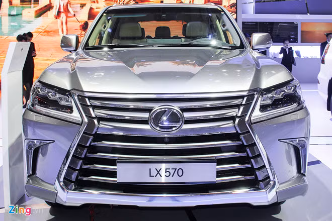 Lô hàng thứ 2 của Lexus đã về Việt Nam. Ảnh: Ngọc Tuấn.