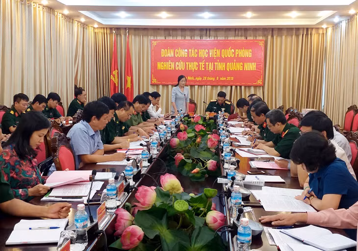Đồng chí Đỗ Thị Hoàng, Phó Bí thư Thường trực Tỉnh ủy phát biểu tại buổi làm việc