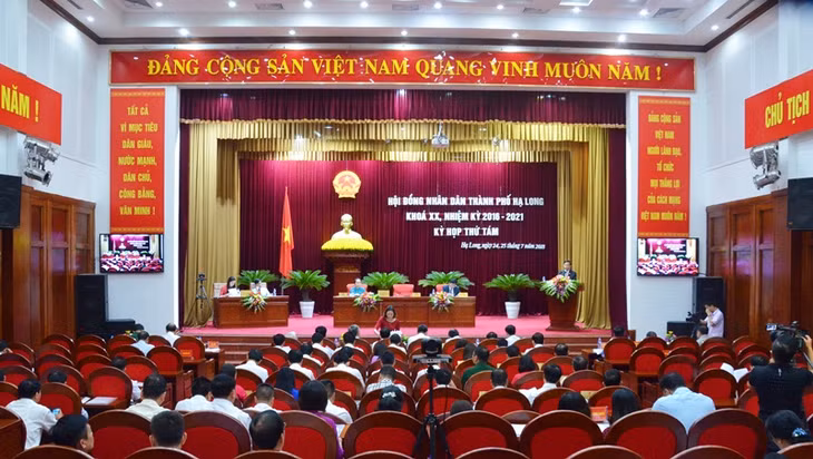 Quang cảnh kỳ họp.