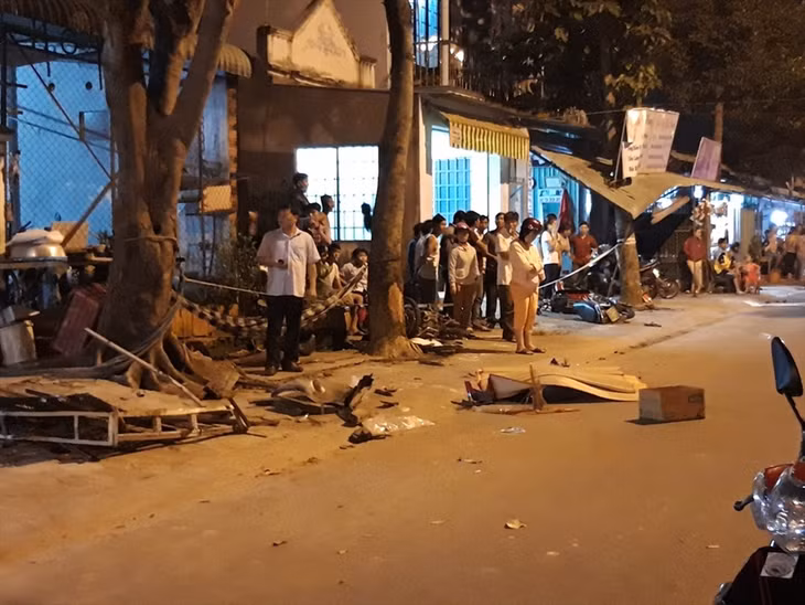 Một nam thanh niên đã tử vong ngay tai chỗ, còn một phụ nữ tử vong trên đường đi cấp cứu.