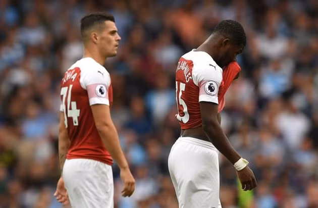  Maitland-Niles không thể góp mặt trong trận đấu với West Ham.