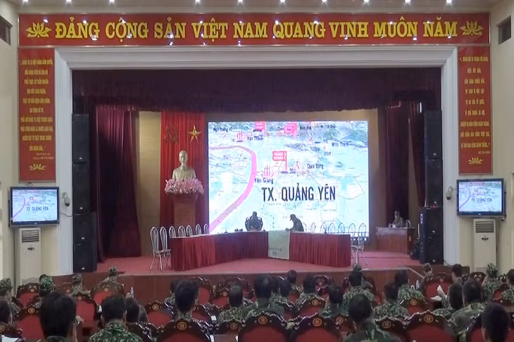 Quang cảnh diễn tập vận hành cơ chế tại Bộ CHQS tỉnh.
