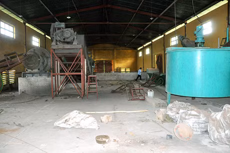 Thiết bị của doanh nghiệp nằm “ăn vạ” đã vài năm nay trong kho kín tại cảng Mũi Chùa.
