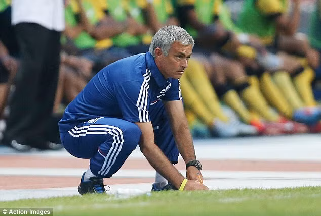 Mourinho trong trận giao hữu với ĐT Malaysia