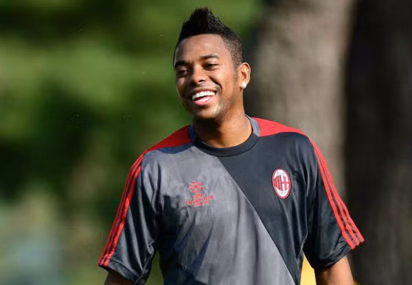 Không bán được Robinho là một thất bại của Milan