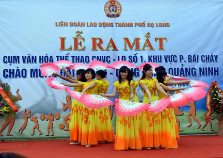 Chương trình biểu diễn văn nghệ của CNVC-LĐ Cụm VHTT CNVC-LĐ số 1, khu vực phường Bãi Cháy (TP Hạ Long) nhân dịp thành lập Cụm.