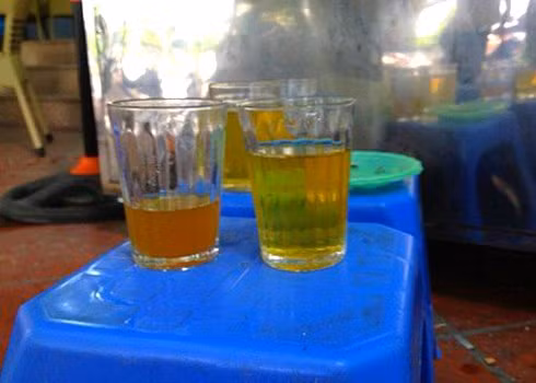 Trà chanh, trà đá, nhân trân... là thức uống vỉa hè phổ biến, tuy nhiên chúng luôn tiềm ẩn những nguy cơ gây hại cho con người. Ảnh: P.H.