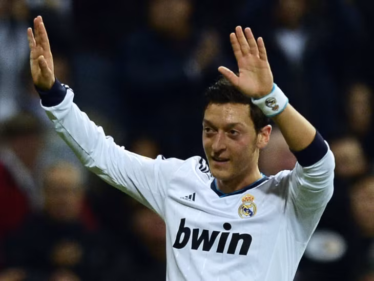 Oezil luôn xem Zidane như thần tượng của mình