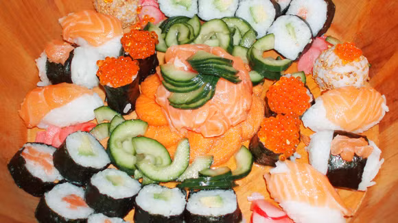Rong biển - thành phần không thể thiếu trong món sushi nổi tiếng của Nhật Bản