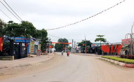 Đường phố phường Nam Hoà ngày càng khang trang, mang dáng dấp một đô thị xanh - sạch - đẹp.