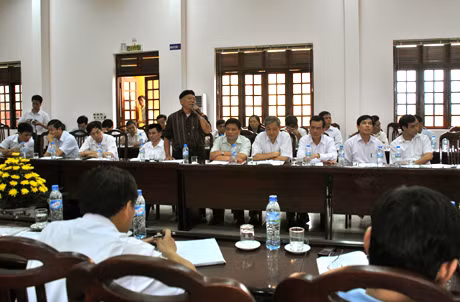 Đại biểu Lý Tài Thông, xã Tân Dân, Hoành Bồ phát biểu ý kiến xây dựng Đề án