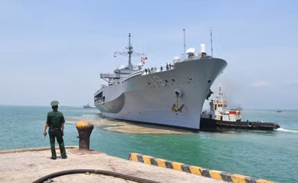 Chiến hạm USS Blue Ridge (LCC-19)cập cảng Tiên Sa, bắt đầu chuyến thăm chính thức TP Đà Nẵng