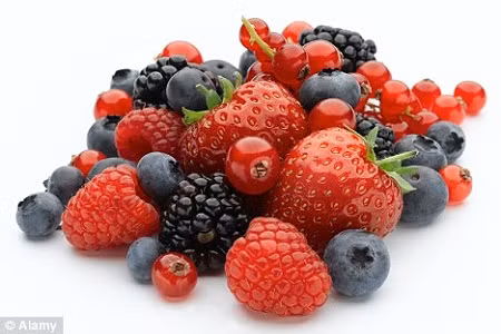 Nam giới ăn các loại trái cây cùng với các loại thực phẩm khác giàu chất flavonoid giảm khả năng mắc các bệnh về não