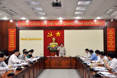 Đồng chí Phạm Minh Chính, Ủy viên T.Ư Đảng, Bí thư Tỉnh ủy chủ trì hội nghị.