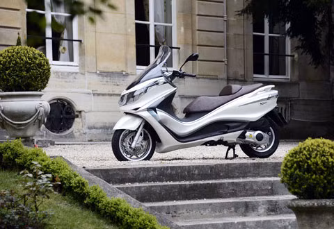 Piaggio X10 được bán ra tại châu Âu.