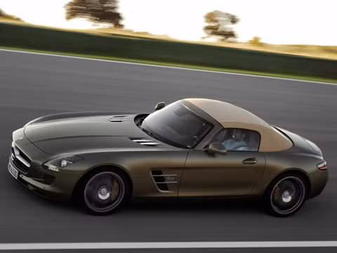 Phiên bản Mercedes SLS AMG Roadster của hãng xe Đức.