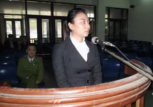 Bị cáo Hoa tại phiên toà xét xử sơ thẩm.