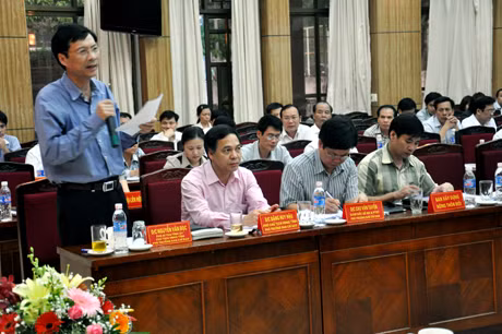 Đồng chí Nguyễn Văn Đọc, Chủ tịch UBND tỉnh phát biểu.