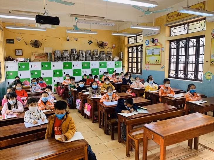 Một lớp học ở Vĩnh Phúc khá vắng vẻ sáng 31/1, sau thông tin địa phương này có người nhiễm bệnh.