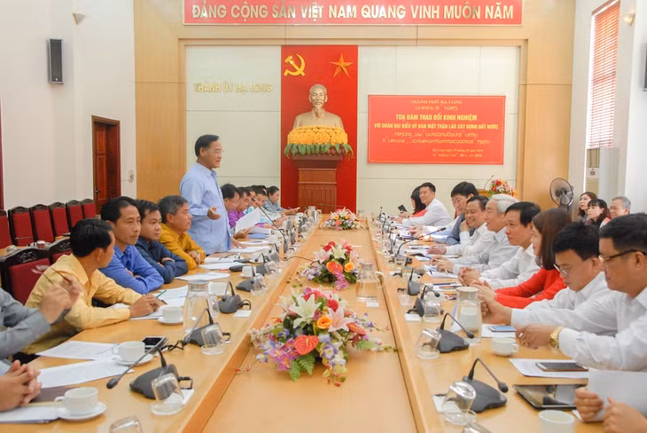 Đoàn cán bộ Ủy ban Mặt trận Lào tọa đàm trao đổi kinh nghiệm công tác Mặt trận, triển khai các phong trào thi đua, cuộc vận động tại TP Hạ Long, tháng 10/2019.