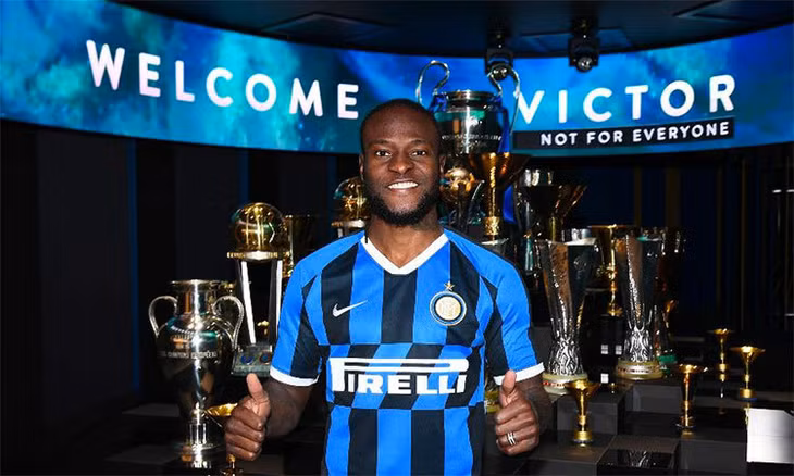 Moses ra mắt tại Inter hôm 23/1. Ảnh: Inter.it.