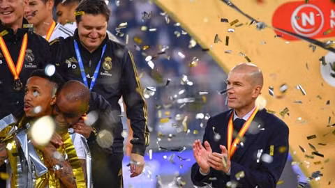 Zinedine Zidane vừa có danh hiệu thứ 10 trên cương vị HLV của Real Madrid