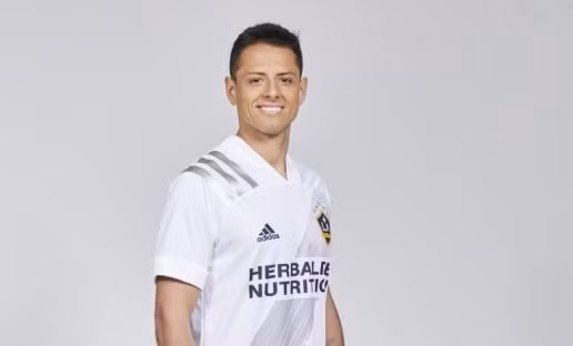  Chicharito có bến đỗ mới.