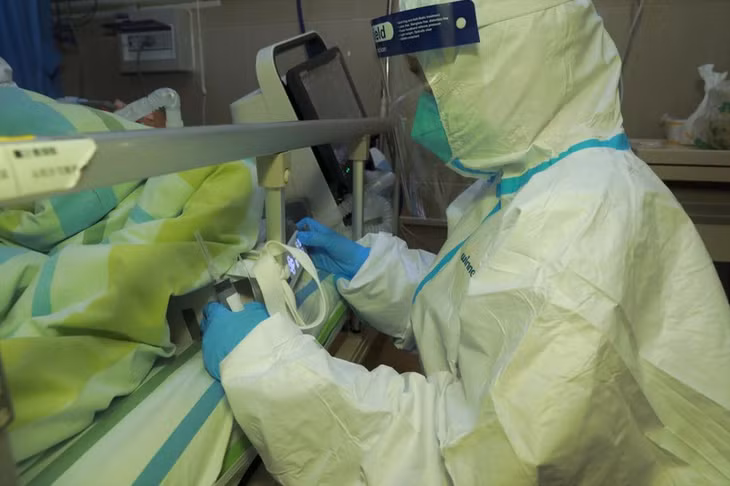 Trung tâm khoa học quốc gia về virus học và công nghệ sinh học Nga “Vector” đang phát triển vắc-xin chống lại loại virus corona mới. Ảnh Minh họa.