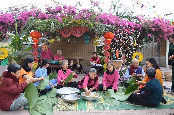 Trung tâm Bảo trợ xã hội tỉnh tổ chức nhiều hoạt động vui chơi tạo niềm vui cho các cụ già đang được chăm sóc tại đây.