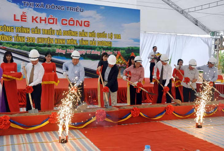 Lãnh đạo UBND tỉnh Quảng Ninh và tỉnh Hải Dương khởi công xây dựng công trình cầu Triều và đường dẫn Quốc lộ 18A từ TX Đông Triều với Tỉnh lộ 389 thuộc địa bàn huyện Kinh Môn (Hải Dương) ngày 5/10/2019