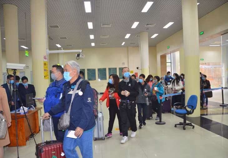 Trong sáng mùng 1 Tết, hoạt động tại cửa khẩu quốc tế Móng Cái lưu thông ổn định