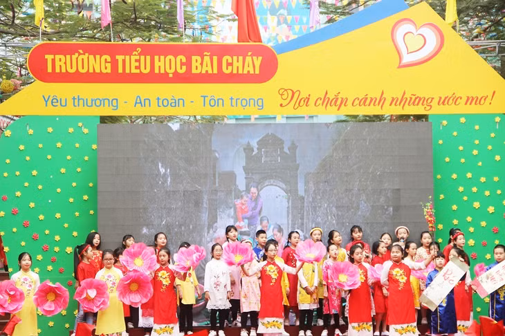 Luyện tập trong thời gian ngắn, nhưng các bạn học sinh đã hết mình cho ngày hội lớn của Nhà trường.
