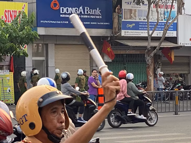Cảnh sát phong tỏa hiện trường. Ảnh: Phong Vinh.