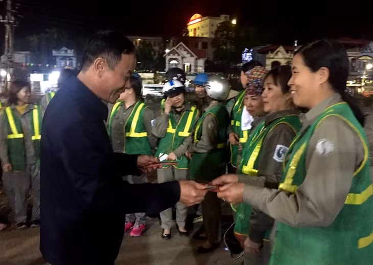 LĐLĐ tỉnh: Thăm, chúc Tết cán bộ công nhân lao động làm nhiệm vụ trực Tết ảnh 2