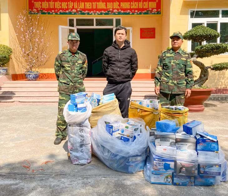 Đối tượng Phạm Văn Quynh và tang vật được đưa về Đồn Biên phòng Hải Hòa để lập biên bản, tiếp tục điều tra, xử lý theo quy định.