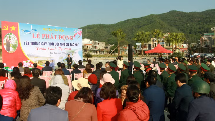 Quang cảnh buổi lễ phát động.