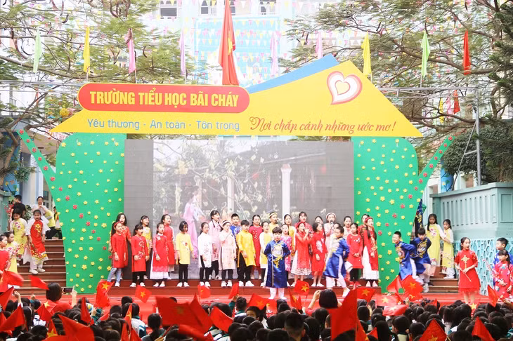 Không khí chào đón một năm mới đang về với đất nước.