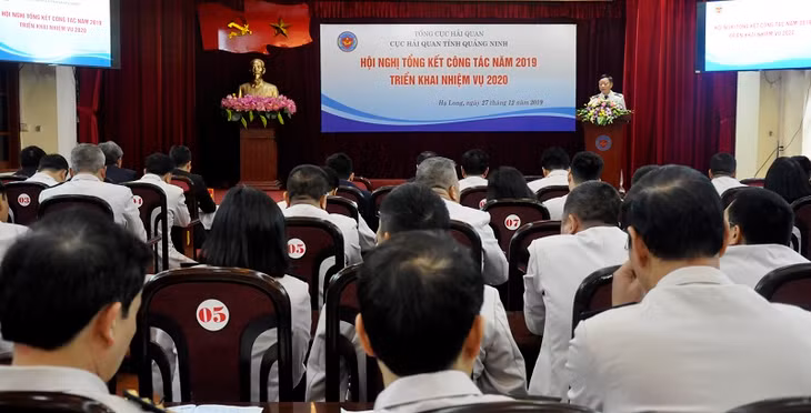 Cục trưởng cục HQQN triển khai nhiệm vụ năm 2020 đến CBCC đơn vị (Ảnh chụp tháng 12/2019).