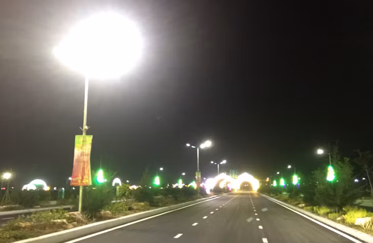 Khu đô thị Phương Đông (Vân Đồn) cũng được chủ đầu tư lắp đặt hệ thống chiếu sáng công cộng bằng đèn Led.