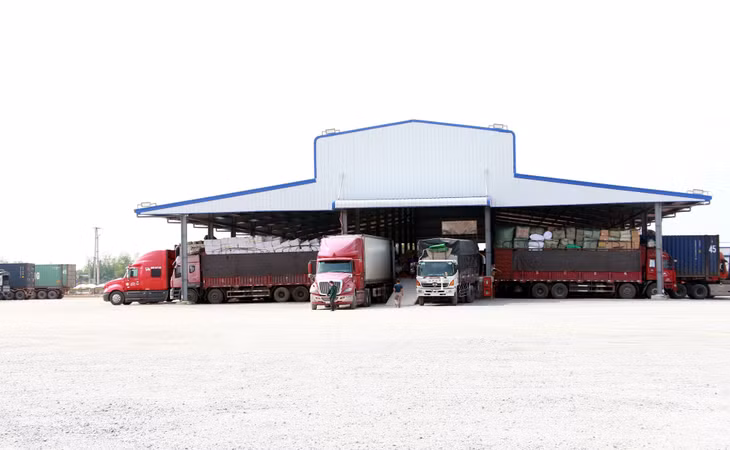 Điểm kiểm tra hàng hóa XNK tại cầu Bắc Luân II do Công ty XNK quốc tế Tân Đại Dương đầu tư.