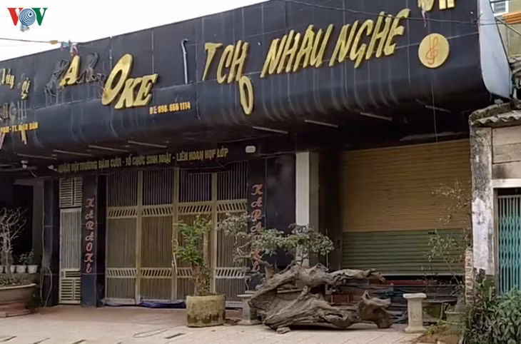  Quán karaoke - địa điểm nơi sới bạc “khủng” bị triệt phá với 101 người bị bắt giữ.