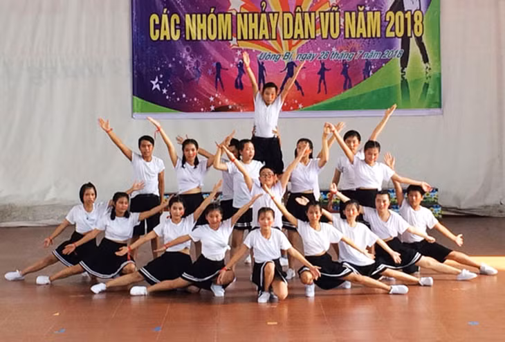 Tiết mục biểu diễn đơn của phường Thanh Sơn