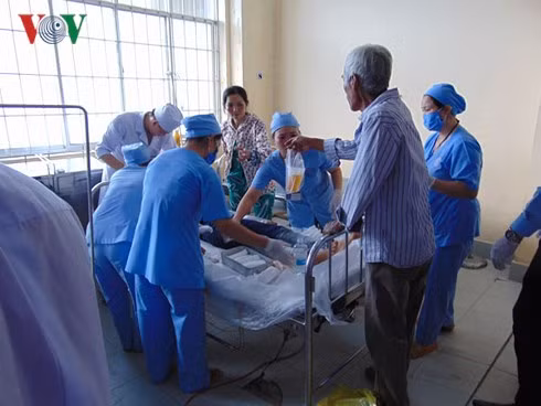 Các nạn nhân đang được cấp cứu tại Bệnh viện đa khoa tỉnh Bạc Liêu.