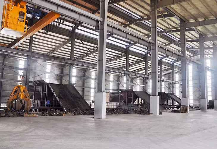 Hiện, 2/6 lò đốt rác của Trung tâm xử lý chất thải rắn đã vận hành chạy thử.